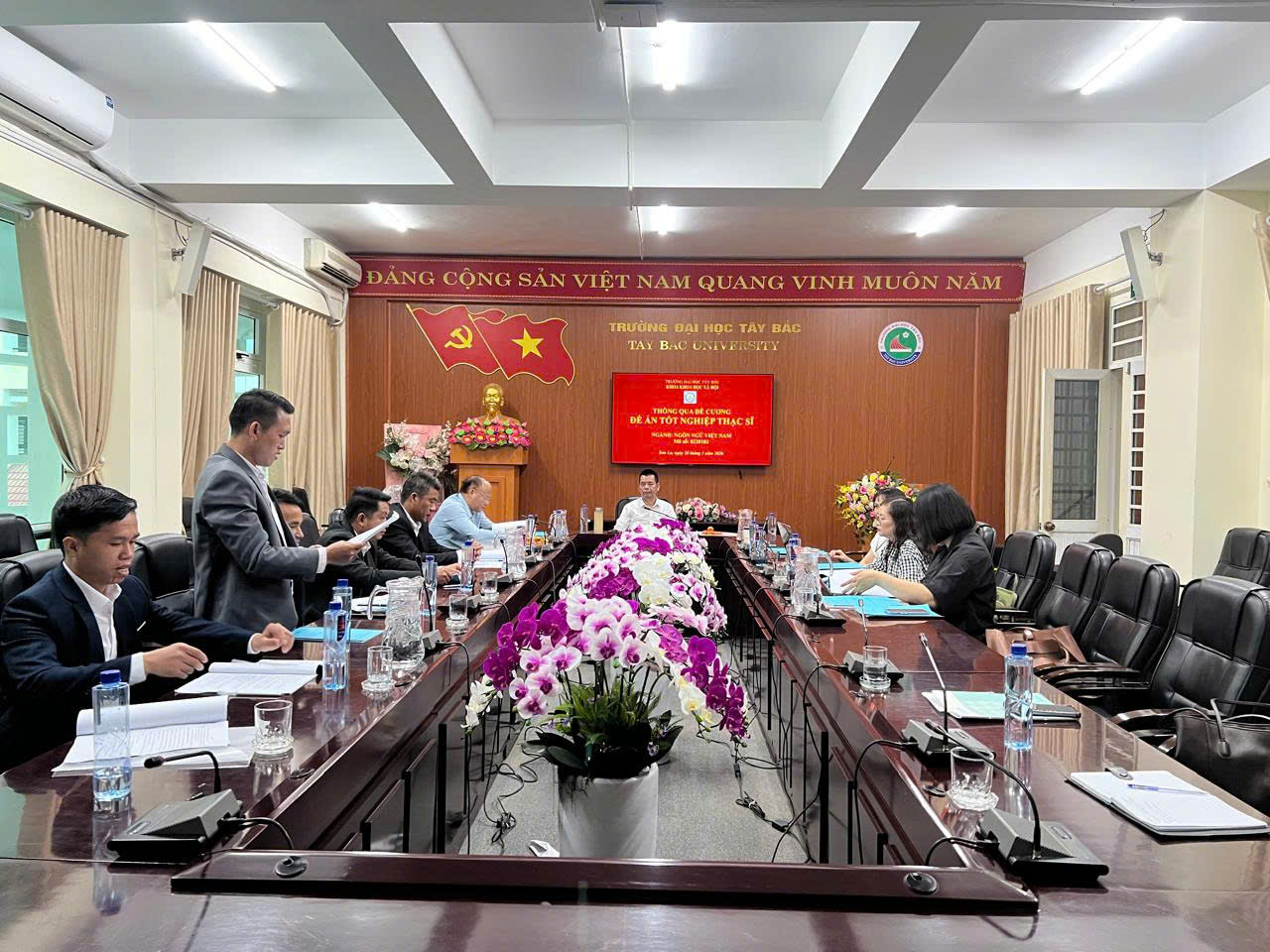 Trường Đại học Tây Bắc tổ chức Hội đồng đánh giá tên đề tài và thông qua đề cương đề án tốt nghiệp Thạc sĩ khóa 13 – Chuyên ngành Ngôn ngữ Việt Nam