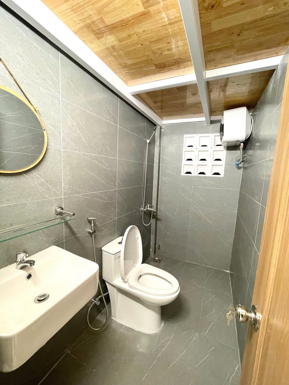 Hello mng, mình đang muốn tìm một bạn nữ ở ghép cùng mình 2