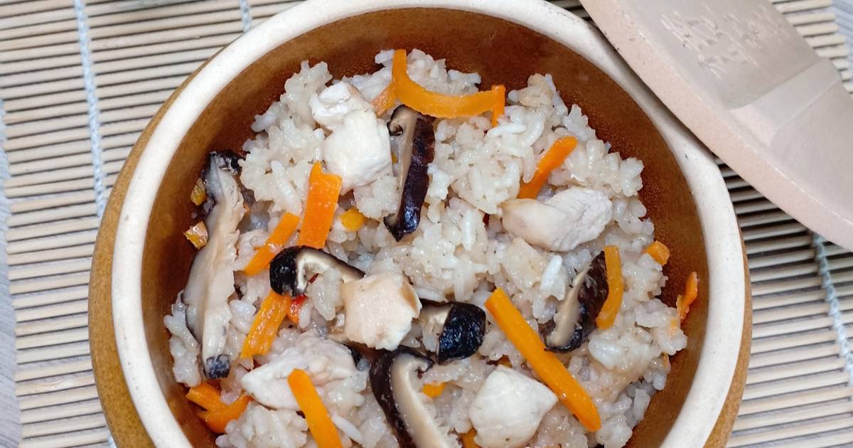 Cơm thập cẩm nấu bằng nồi cơm điện