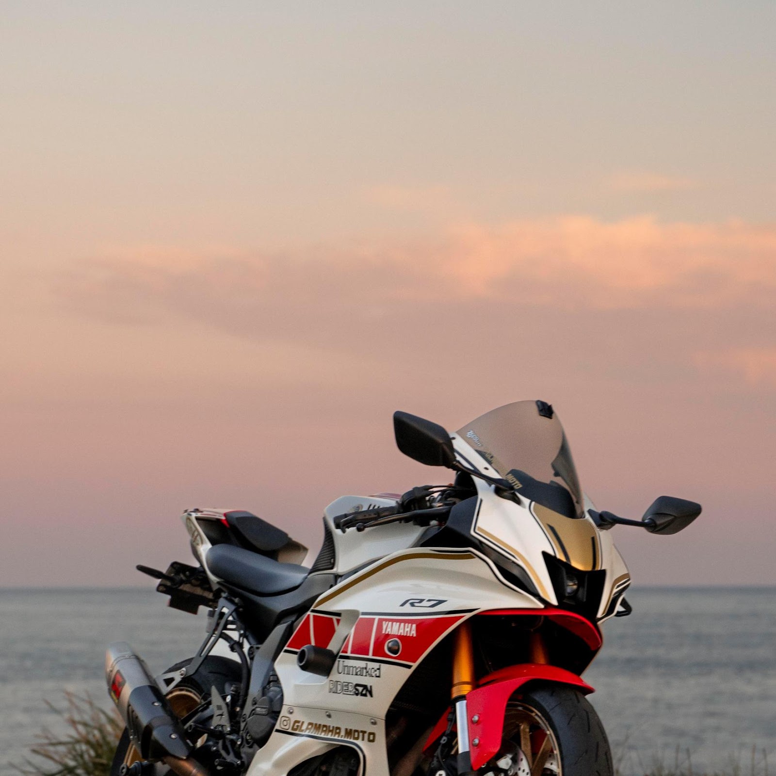 Download Yamaha R7 World GP Edition 2K iPhone