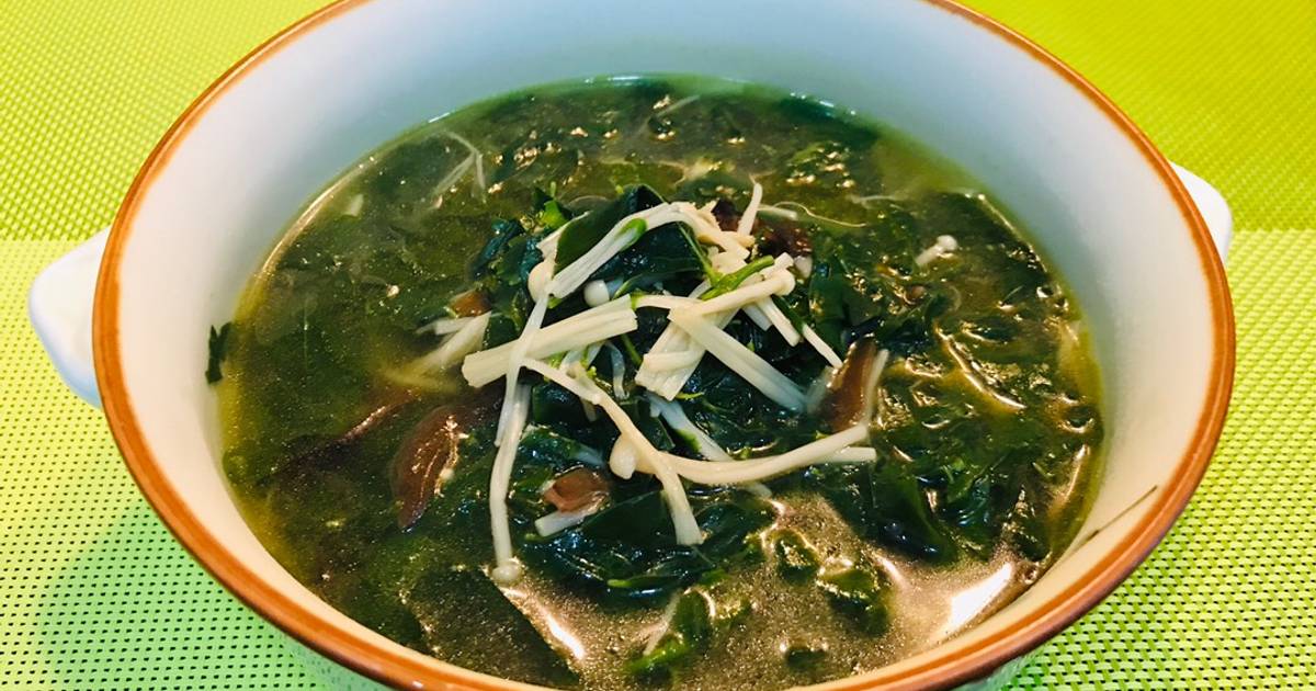 Canh rau ngót nấu nấm (món chay)