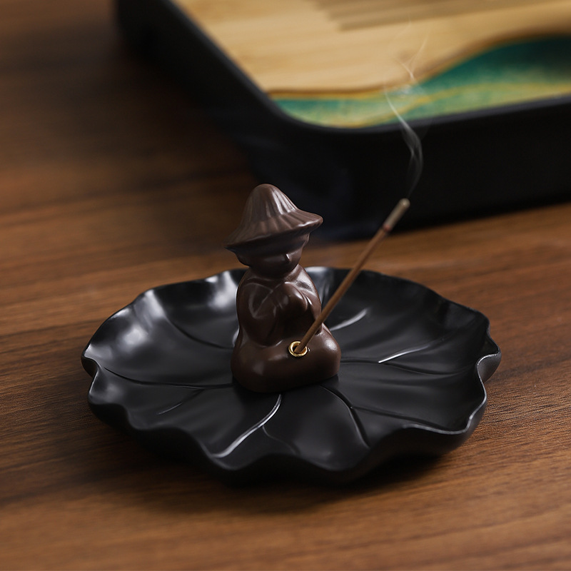 Incense holder lotus leaf and fisherman, resin