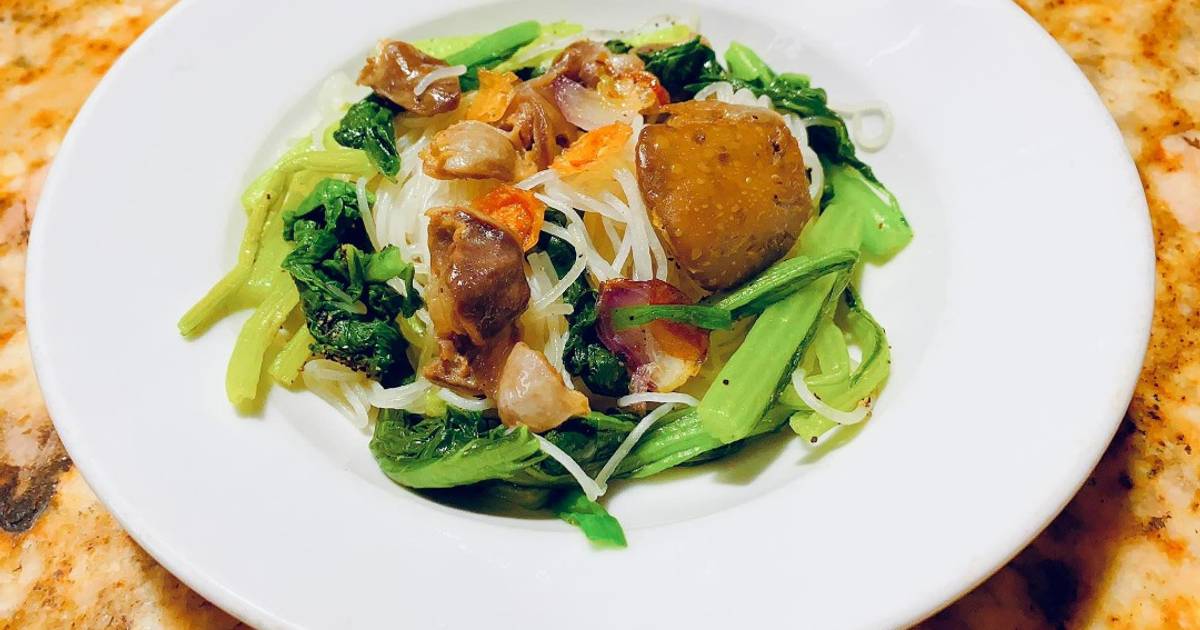 Bún gạo xào lòng gà