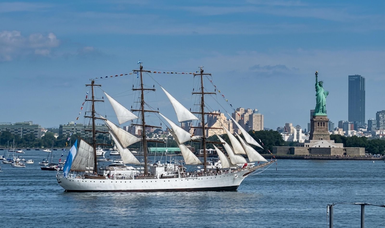 La fragata ARA “Libertad” participa del Sail 4th 250 en Nueva York