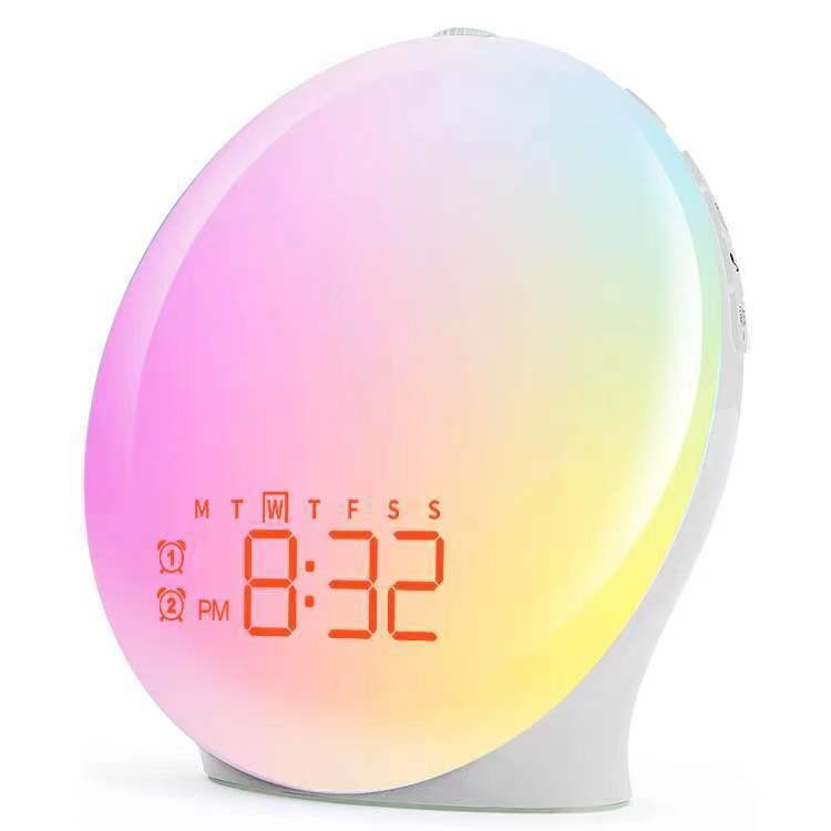 Daylight alarm clock with sunrise simulation