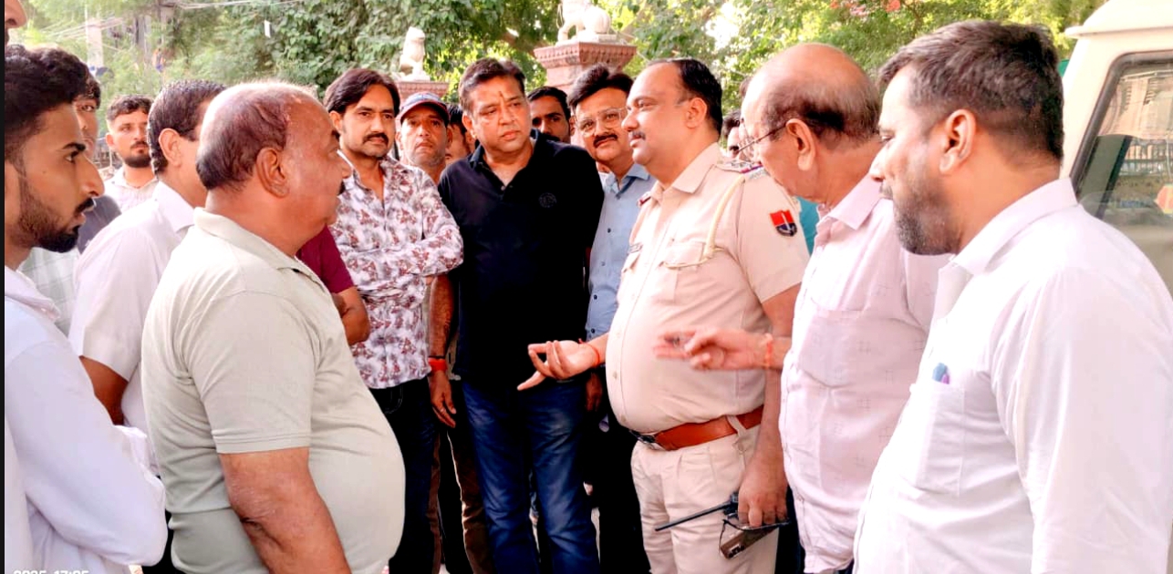 बीकानेर व्यापार उद्योग मण्डल द्वारा कोटगेट, केईएम रोड पर यातायात व्यवस्था सुचारू करने की मांग*