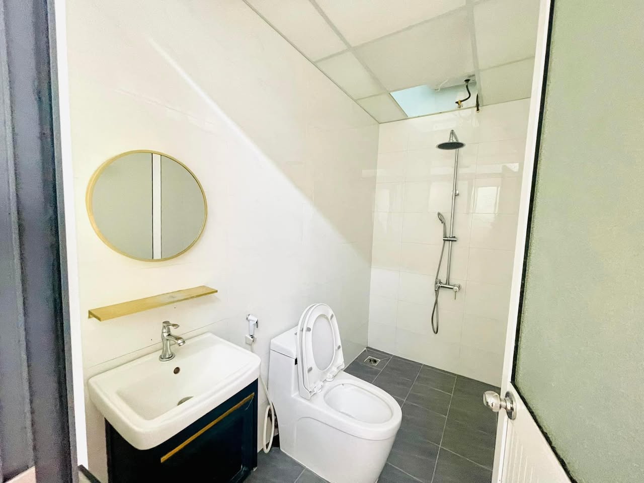 📣  TRỐNG SẴN 1 PHÒNG BAN CÔNG GẦN ĐÔNG Á 3