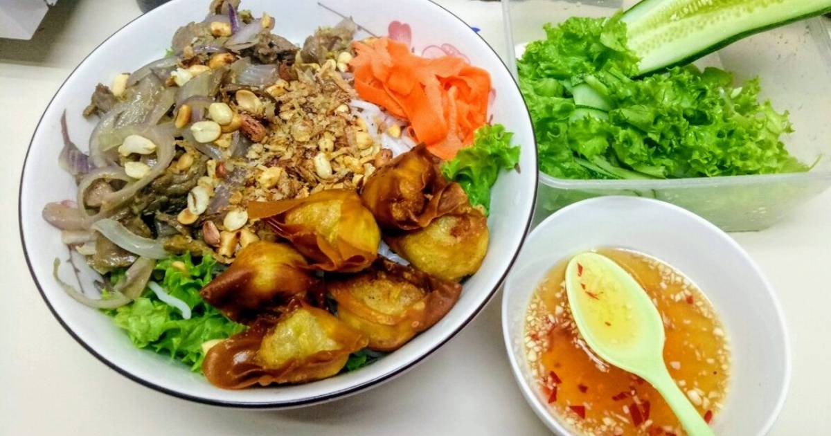 Bún thịt bò xào