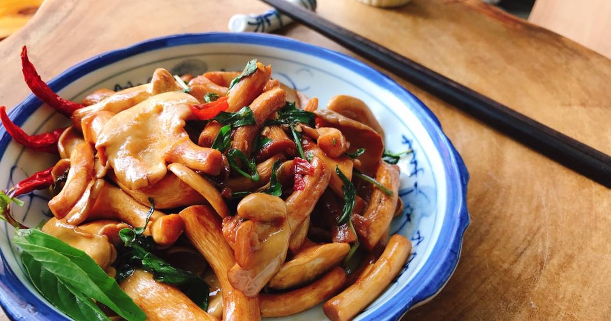 Nấm bào ngư xào hắc xì dầu lá quế
