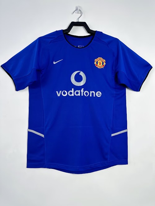 Tercera equipación del Manchester United 2002-03.jpeg