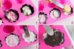 Khi chocolate đã đông, bạn múc kem mềm cho vào 1/3 khuôn. Sau đó, dùng muỗng dàn đều kem cho phẳng rồi cho phần nhân kem đông cứng đã chuẩn bị vào rồi dàn đều kem mềm lên trên rồi đến phủ kín lại bằng chocolate. Cho vào ngăn đông tủ lạnh trong 15 phút.
