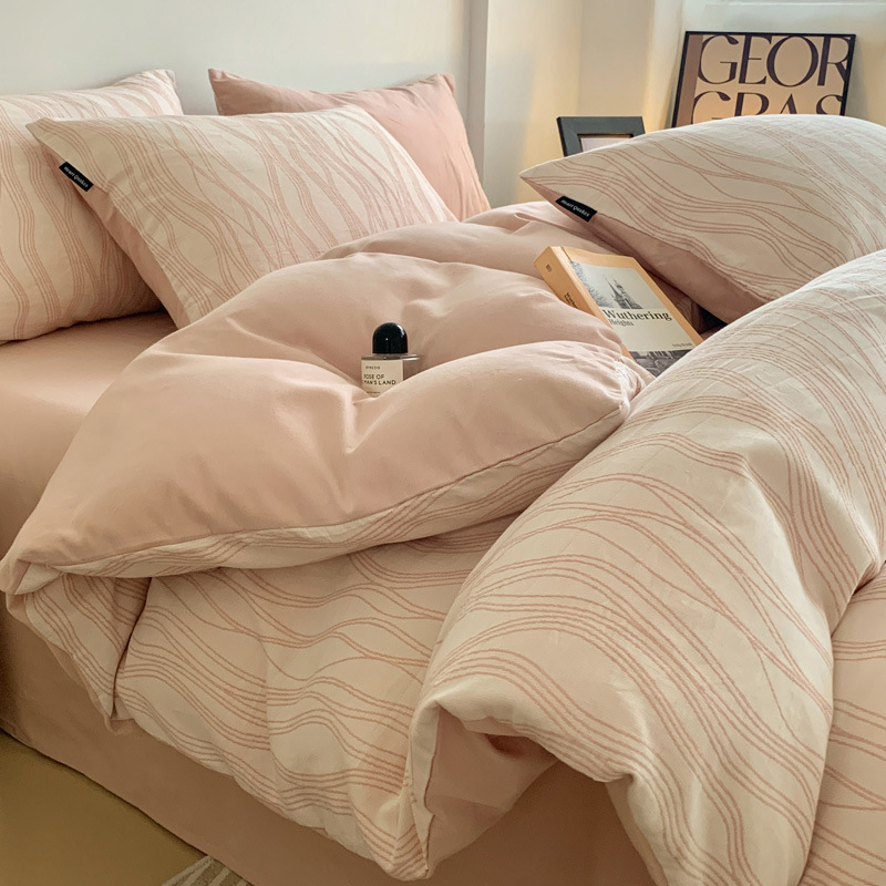 Brushed cotton bedding with jacquard pattern