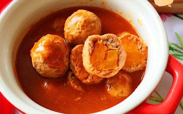 Thịt Viên Bí Đỏ Sốt Cà Chua