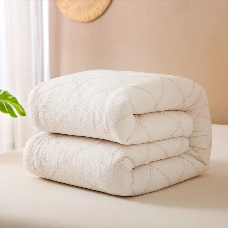 All-season comforter with temperature control