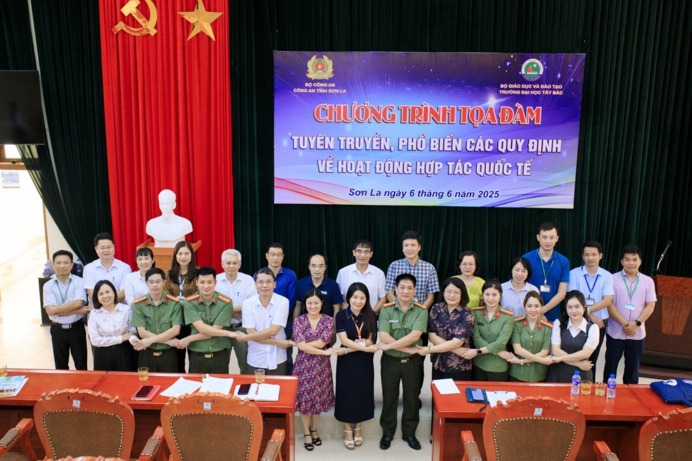 Trường Đại học Tây Bắc phối hợp với Phòng An ninh đối ngoại - Công an tỉnh Sơn La tổ chức buổi tọa đàm, tuyên truyền, phổ biến các quy định về hoạt động hợp tác Quốc tế