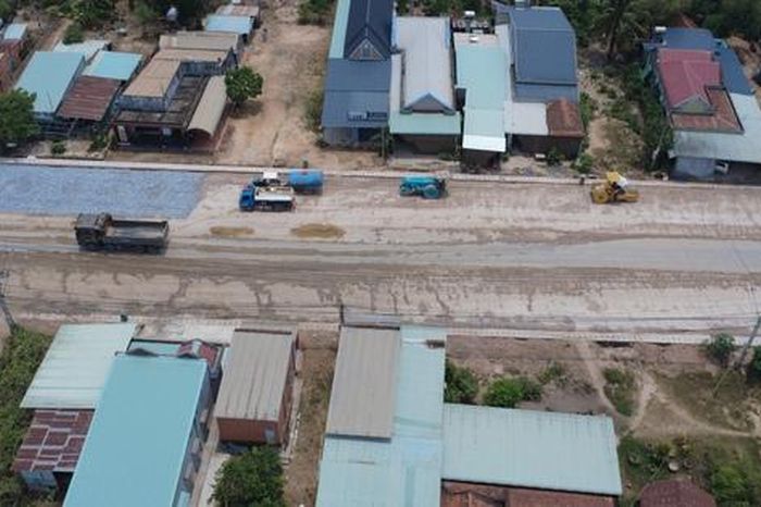 Nước rút trên công trường thi công đường nối TPHCM - Tây Ninh - Báo Người Lao Động