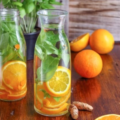 Sáng hôm sau, bạn dùng ngay nước detox này sau khi thức dậy và trước khi ăn sáng để thanh lọc cơ thể nhé. Ngoài thanh lọc cơ thể, loại nước này còn có tác dụng hỗ trợ tiêu hóa rất tốt nữa đấy.
