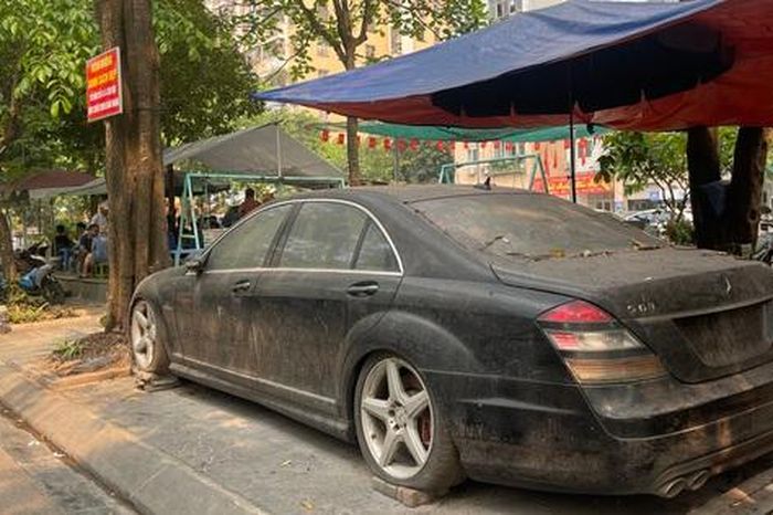 Hà Nội: Cận cảnh Mercedes S63 'nằm im' một thập kỷ, công an đang tìm chủ nhân - Báo Sức Khỏe &amp; Đời Sống