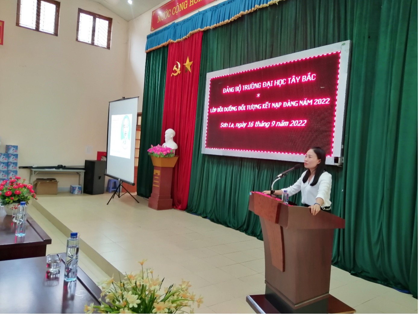 Lớp bồi dưỡng đối tượng kết nạp Đảng năm 2022