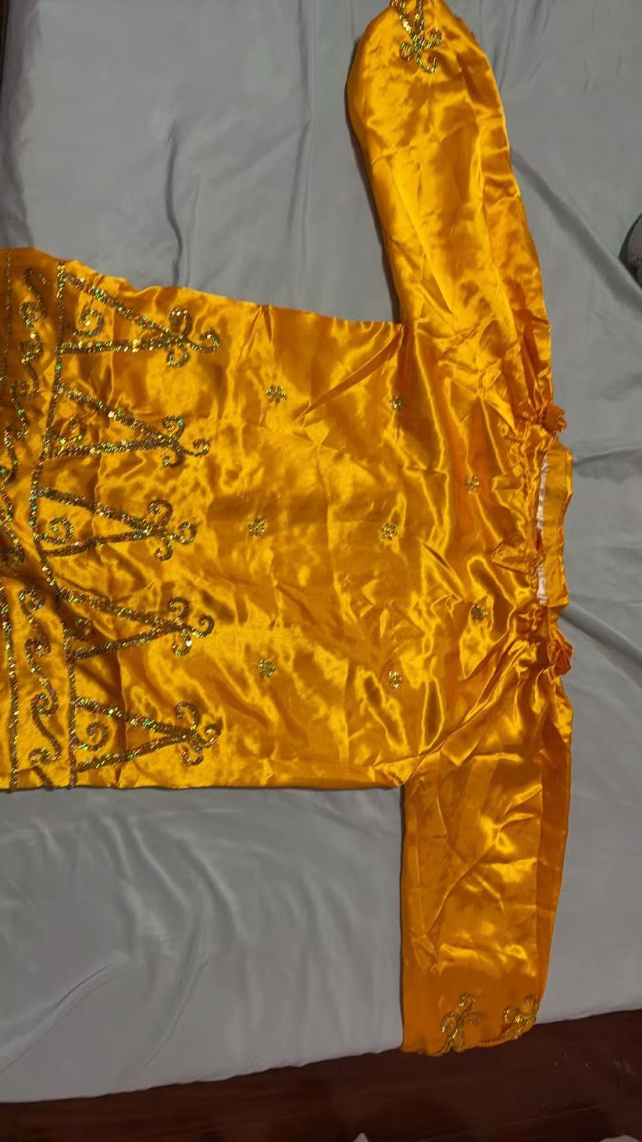 Pakaian Adat Tunggal D
