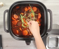 Với cách nấu bò sốt vang thông thường bạn mất khá nhiều thời gian, nhưng chia sẻ của mình sử dụng nồi đa năng Elmich giúp bạn rất nhiều đó. Vị ngon và mùi thơm của thịt bò hầm sốt vang sẽ chinh phục được tất cả thành viên trong gia đình bạn, cùng làm ngay thôi nào. Lưu ngay cách nấu bò sốt vang kiểu pháp đơn giản này ngay nhé!