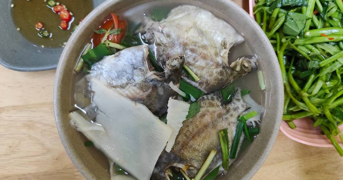 Canh cá nâu măng chua