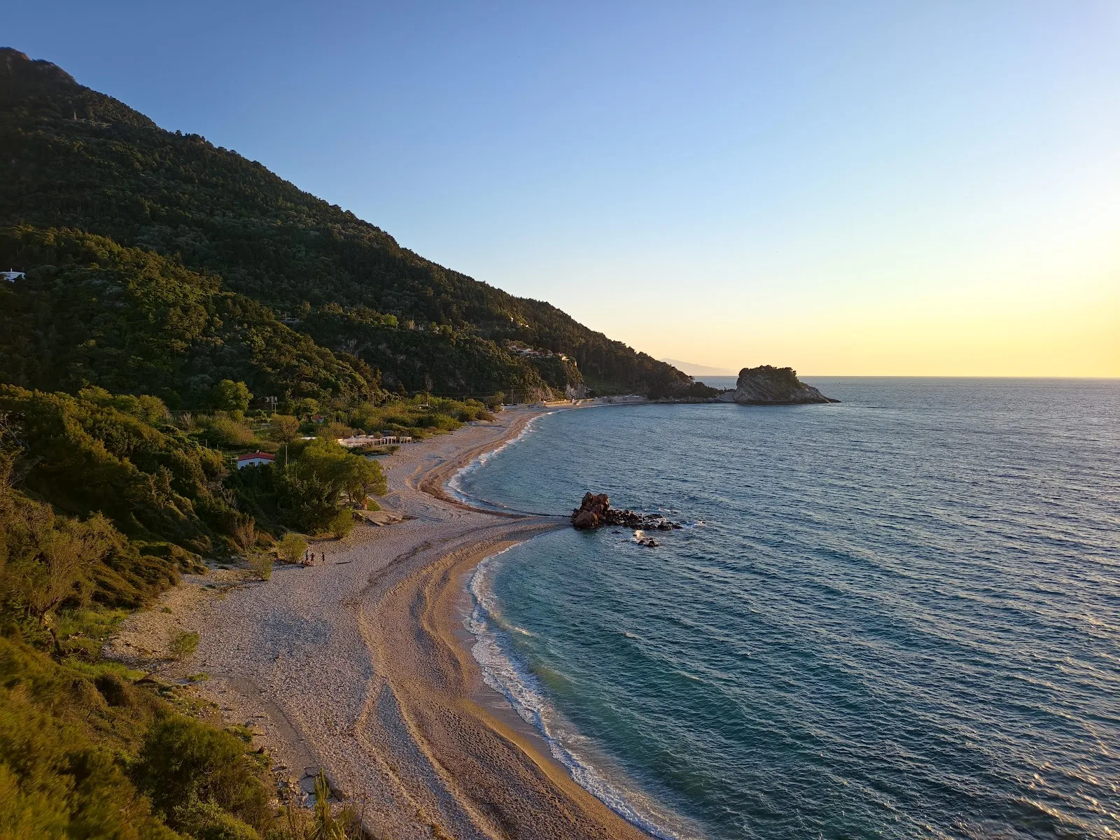 Scenic Coastal Beach At Sunset - Nature Photography 8K Wallpaper (8192x6144)