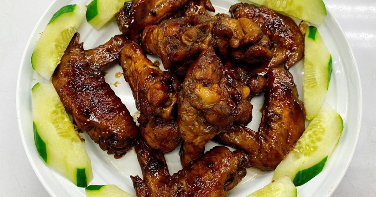 Món chinese : Cánh gà sốt xì dầu (món này cũng cực hợp khẩu vị với các bé)