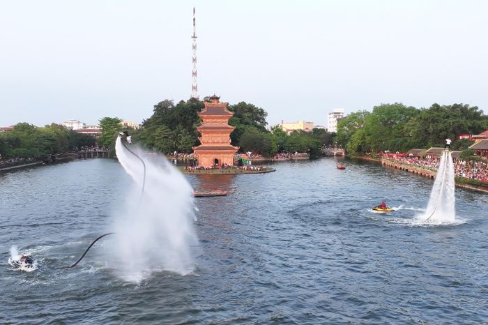 Bài học sau sự cố VĐV flyboard và du khách 'chìm' dưới hồ ở Ninh Bình - Tạp chí Tri thức