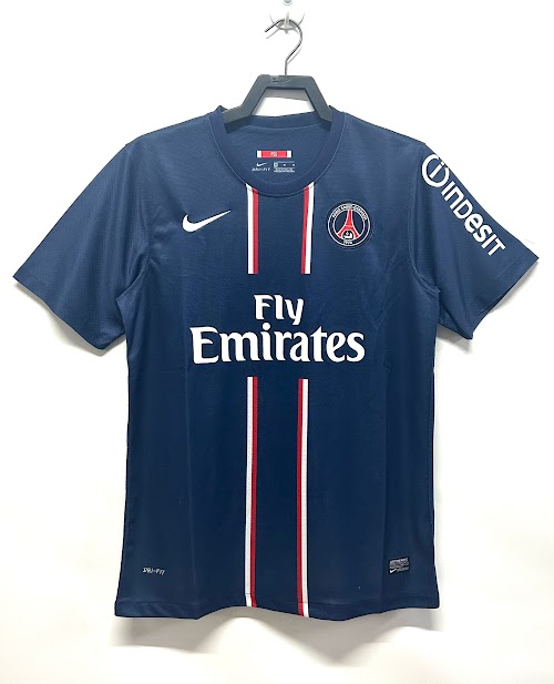 Equipación local del París 2012-13.jpg