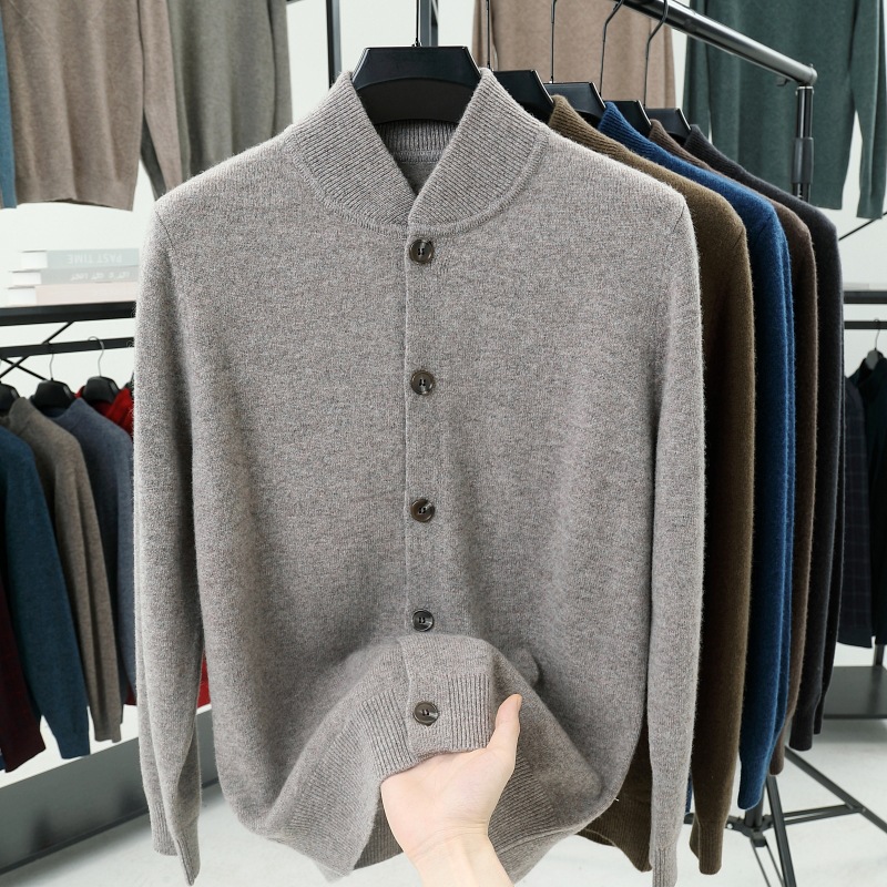 Men's cardigan with stand-up collar and buttons