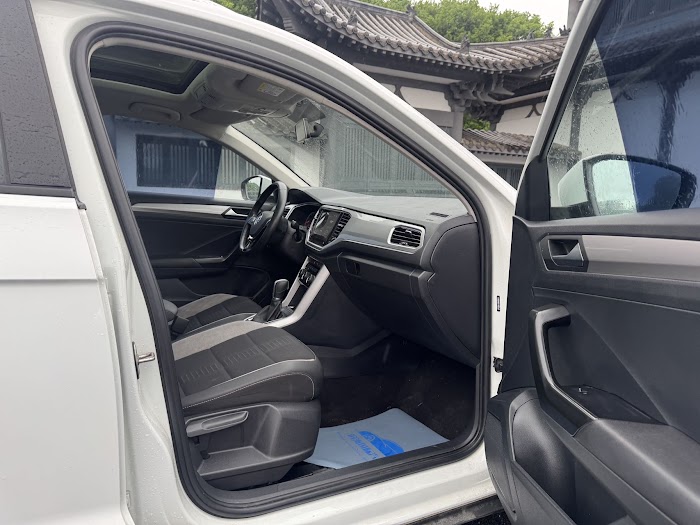 VOLKSWAGEN T-ROC