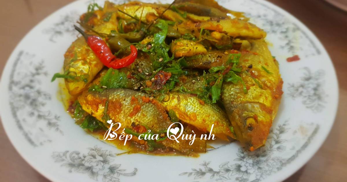 Cá cấn kho lá nghệ