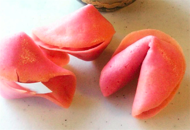 Bánh May Mắn
