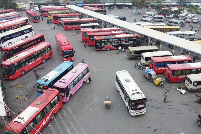 Toàn cảnh giao thông 18/4: Hà Nội tăng 500 xe khách, nhiều chặng bay còn ghế dịp 30/4