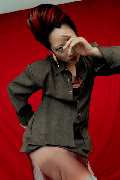 Editorial Press: Flanelle Magazine — Shadow and Metal
