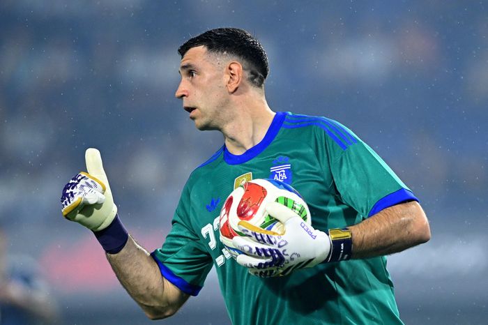 Emiliano Martinez bất mãn - Tạp chí Tri thức