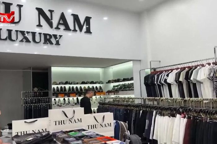 Hà Nội: Tạm giữ lô hàng thời trang nghi giả mạo trị giá gần 400 triệu đồng - Chuyên trang An Ninh Thủ Đô - Báo Công an nhân dân