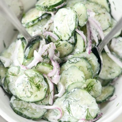 Vậy là hoàn thành rồi, món salad giòn giòn lại có vị mặn, ngọt, béo, chua vừa phải ăn rất ngon miệng. Dùng món này để ăn kèm với cơm nóng và món mặn thì còn gì tuyệt vời hơn.