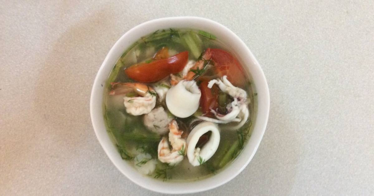 Canh hải sản với rau cần