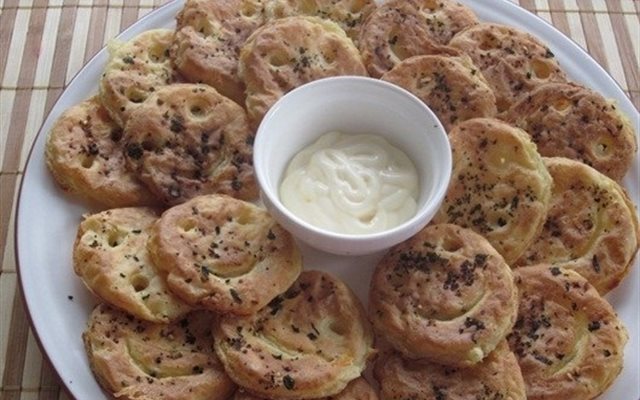 Bánh Khoai Tây Mặt Cười