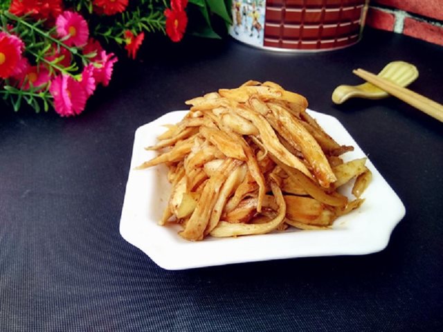 Nấm Đùi Gà Xào Cà Ri