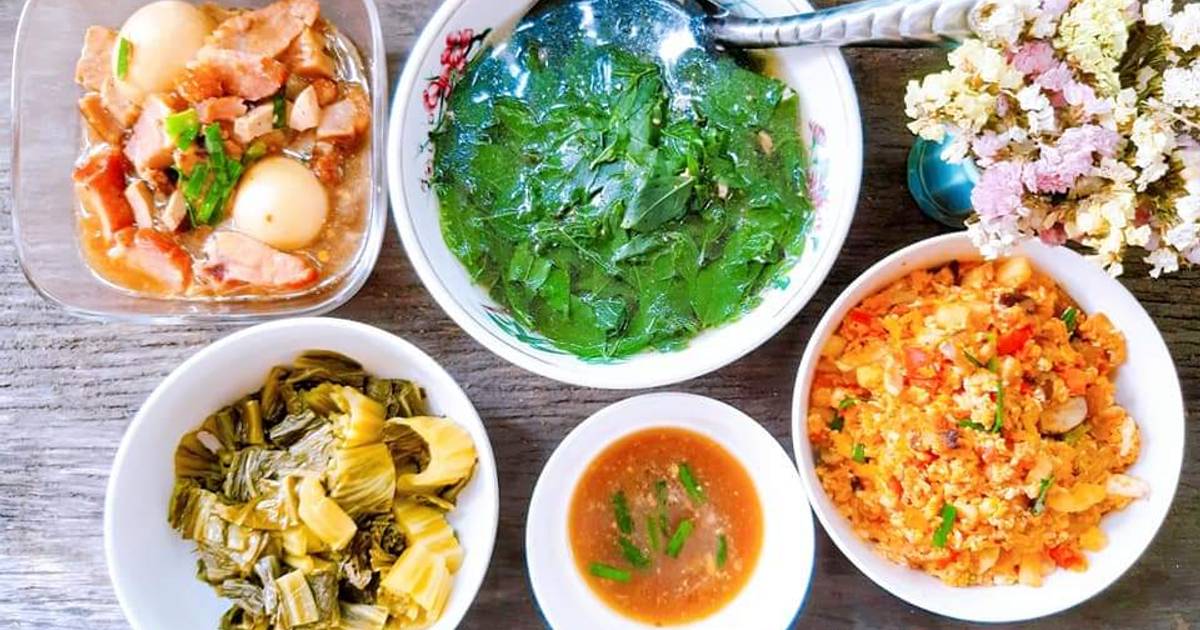 Mâm cơm đơn giản