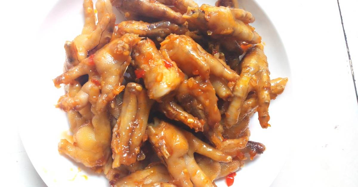 Chân gà xào sa tế ớt