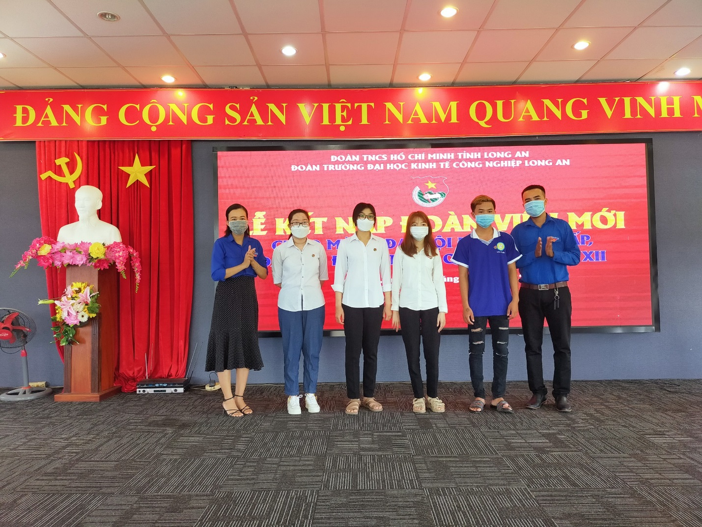 Chúc mừng 09 đoàn viên thanh niên gia nhập vào hàng ngũ của Đoàn