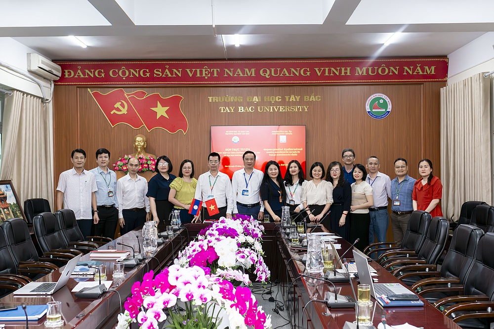 Trường Đại học Tây Bắc tổ chức họp trực tuyến, thống nhất nội dung hợp tác với Đại học Souphanouvong (Nước CHDCND Lào)
