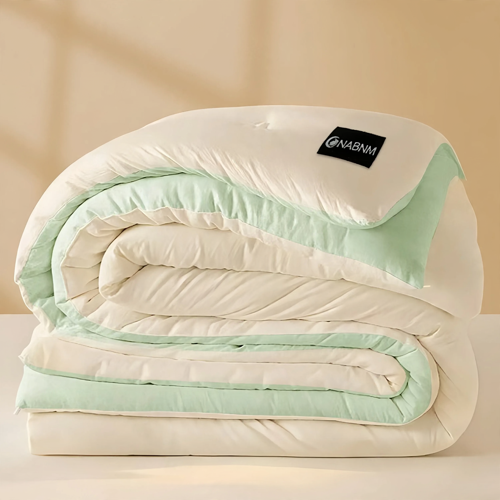 All-season duvet with temperature control