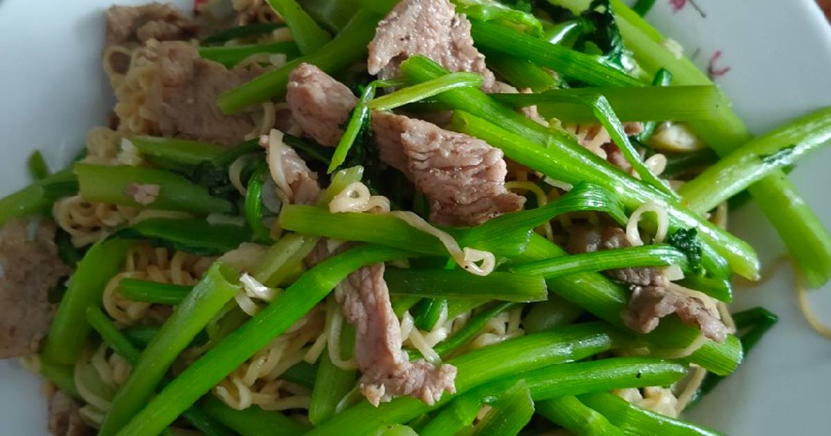 Mì xào bò,cần nước
