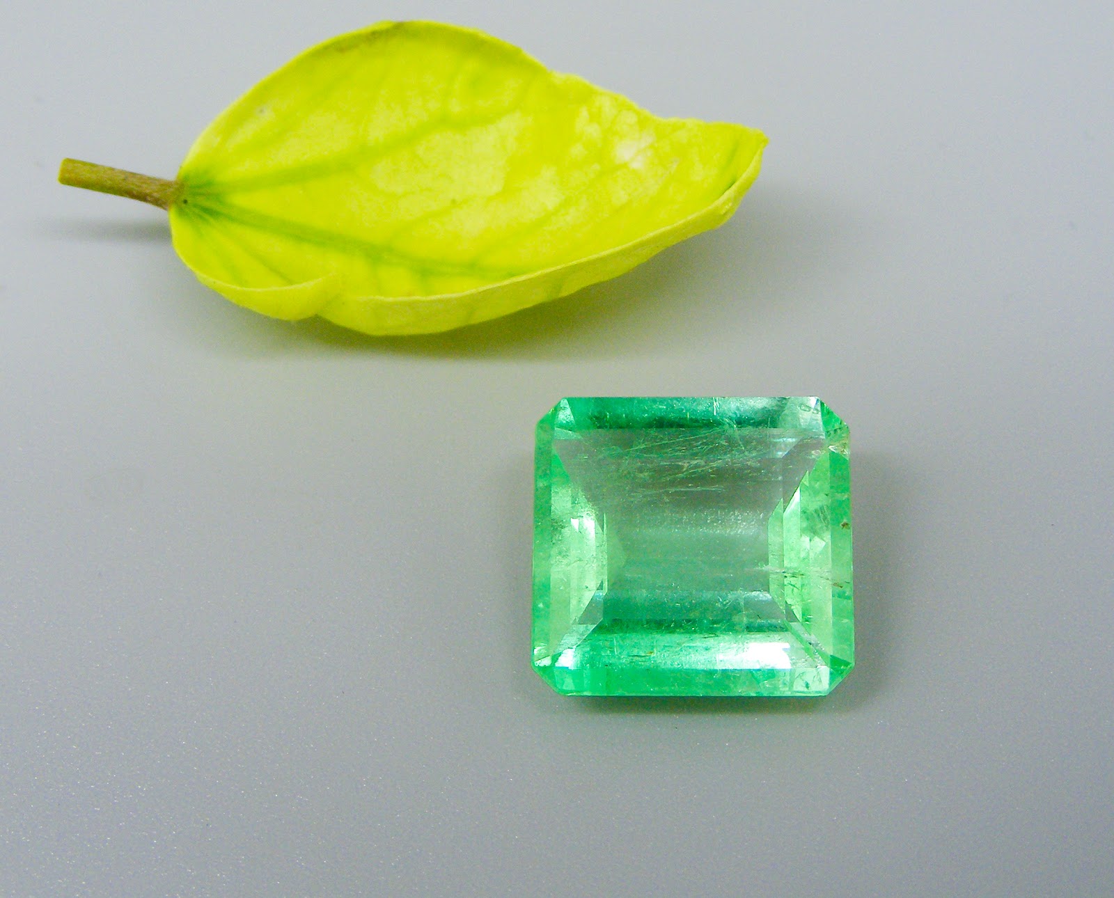  Natural Colombian Emerald 13.69Carat