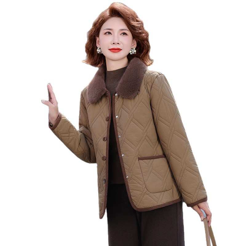 Women's winter jacket with faux fur collar and lining
